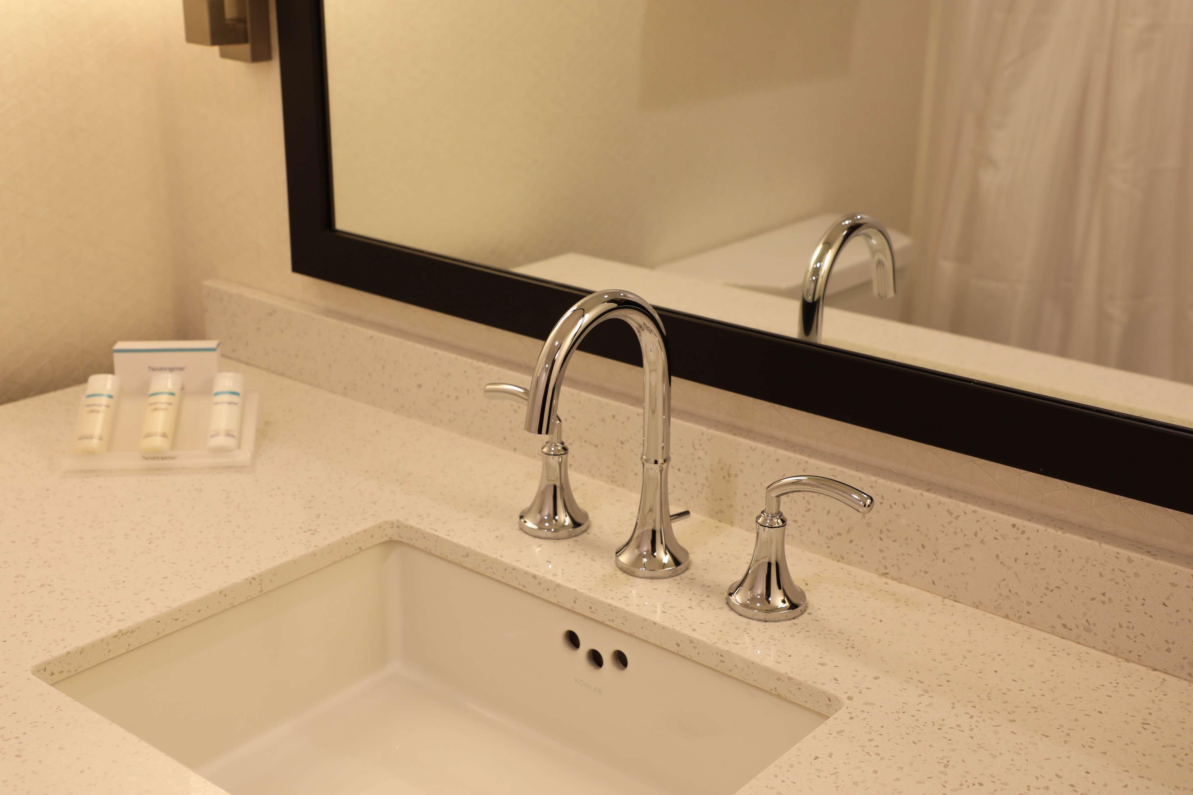 Hilton Garden Inn Austin Airport Buitenkant foto