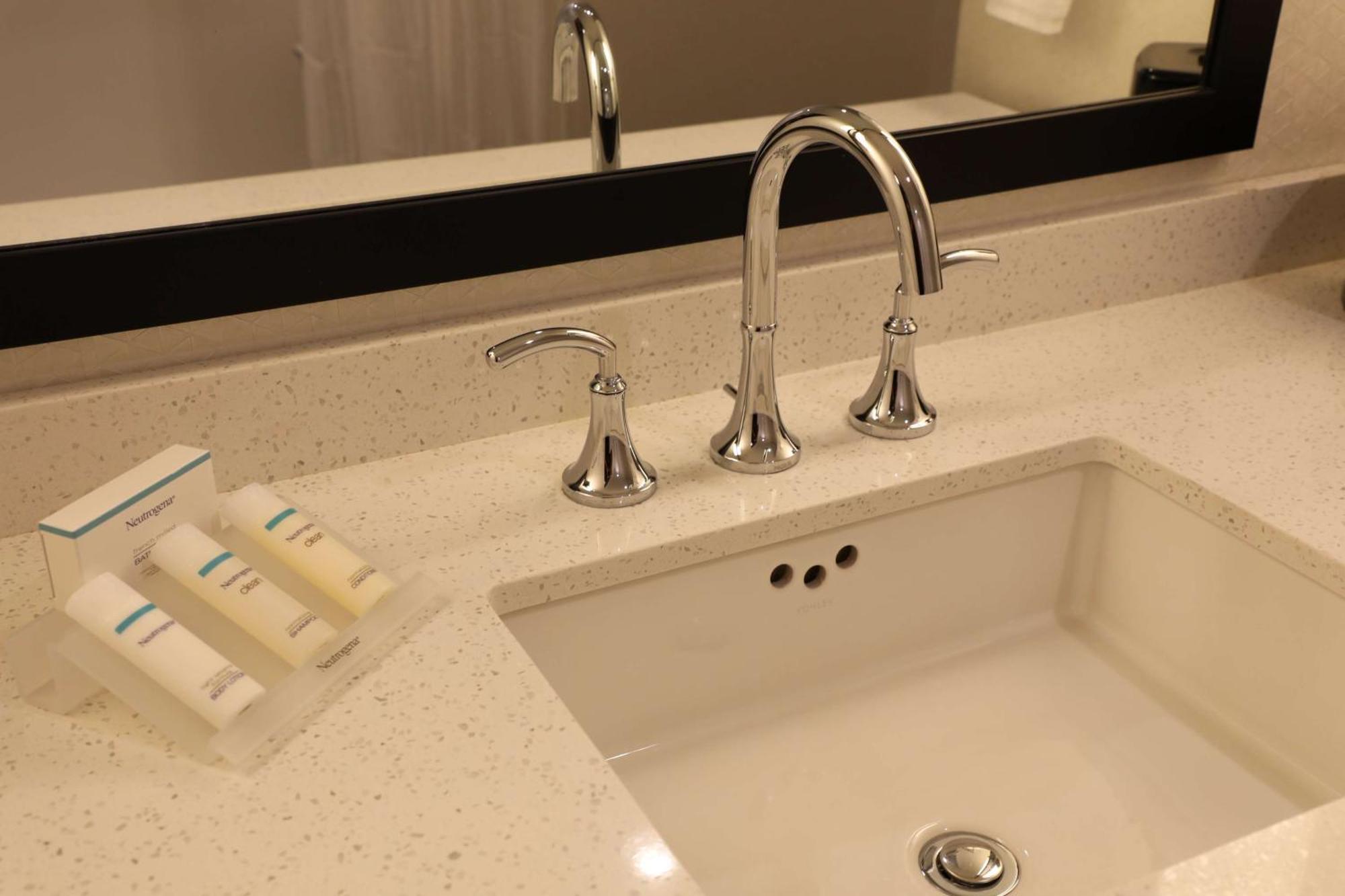 Hilton Garden Inn Austin Airport Buitenkant foto